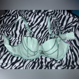 💚NWOT💚 SavageXFenty Bra Green Size 38G
